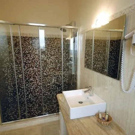 Pietriccio Rosso Hotel