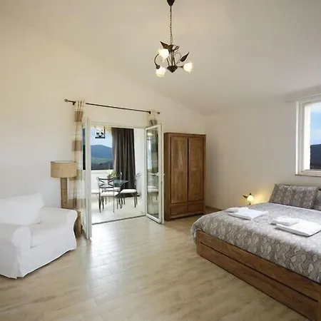 Hotel Pietriccio Rosso La Campigliola