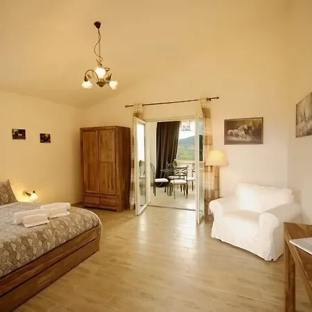 Pietriccio Rosso Hotel 3*